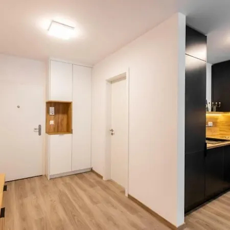 Bratislava, Moderny Apartman S Dobrou Dostupnostou